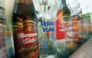 Alkohol ist und bleibt Problemdroge Nummer eins in der Region und schweizweit. (Bild: Ralph Ribi)