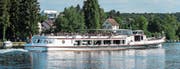 Das Motorschiff Schaffhausen rheinaufwärts auf dem Weg in Richtung Untersee und Kreuzlingen. (Bild: Reto Martin (Schlatt, August 2015))