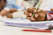 Der Schwerpunkt der Integrationsklasse liegt auf der Sprache: Ausländische Kinder sollen schnellstmöglich Deutsch lernen. (Bild: Andrea Stalder)