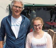 Ernst Bromeis und Sarah Ingold waren zu Gast in der Bibliothek. (Bild: Richard Lehner)
