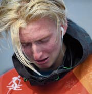 Der Freestyler Stanislau Hladchenko aus Weissrussland stürzte im Final der besten sechs und wurde mit lediglich 92,61 Punkten Letzter des Durchgangs. (Bild: Andri Ragettli zeigt seine grosse Enttäuschung nach der verpassten Medaille. Bild: Gian Ehrenzeller/Keystone)