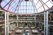 Die Bibliothek an der Universität St.Gallen soll erneuert werden. (Bild: Keystone)