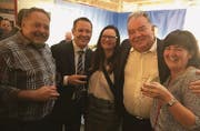 Stefan Waldburger, Kantonsrat Oliver Schmid, Marlies Nef, Weinproduzent Kaspar Wetli und Esther Waldburger.