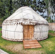 Jurte in der Mongolei: Die Rundzelte in Salmsach lehnen sich in der Bauarbeit daran an. (Bild: fotolia)
