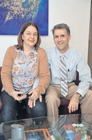 In ihrer Praxis schauen die Augenärzte Heike Petersen und Uwe Genth auf die Ereignisse vor 25 Jahren zurück. (Bild: Nana do Carmo)