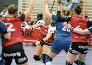 Martina Strmsek (hier im Spiel gegen Basel) hielt Kreuzlingen mit ihren Toren im Spiel. (Bild: Mario Gaccioli)