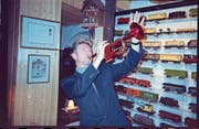 Stammgast in Montreux: David Bowie mit der Trompete von Miles Davis. (Bild: Claude Nobs Archives)