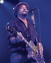 Büne Huber begeisterte als Hit-Sänger und Erzähler. (Bild: Pablo Rohner)