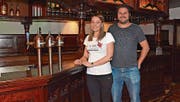 Geschäftsführerin Pini mit Inhaber Paddy Schai. (Bild: KER)
