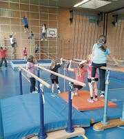 Spielen, klettern, turnen: Der «Open Sunday» bot Kindern im Dorf zur kälteren Jahreszeit eine Bewegungsalternative. (Bild: PD)