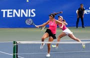 Belinda Bencic (links) wird am Olympiaturnier in Rio zusammen mit Martina Hingis im Doppel antreten. (Bild: Shizuo Kambayashi (AP))