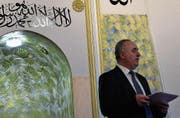 Rehan Neziri referierte in den Räumen des El Nur-Vereins über den Islam und die aktuelle Lage der verschiedenen Religionen. (Bild: Nadine Schwizer)