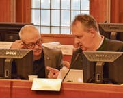 Kirchenratspräsident Koni Bruderer und Thomas Gugger (Finanzchef im Kirchenrat) haben zusammen mit den weiteren Kirchenratsmitgliedern Sparvorschläge ausgearbeitet. (Bild: Roger Fuchs)