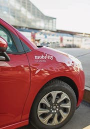 Die Teilnehmer des SBB-Tests erhalten unter anderem ein Jahresabonnement für Mobility-Carsharing sowie ein SBB-Generalabonnement für die erste Klasse. (Bild: Gaëtan Bally/KEY (Zürich, 23. September 2014))