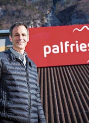 Markus Walser hat mit vielen Helfern die Palfriesbahn zum Laufen gebracht. (Bild: SRF/Pascal Mora)