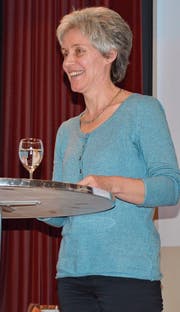 Roman Rauper, Ortsparteipräsident SVP, moderierte die Behördeninformation. Fredy Schöb, Gemeindepräsident, Mirjam Michel, Schulratspräsidentin, Karl Lenherr, Ortsgemeindeverwaltungsratspräsident, Esther Grässli, Kirchenvorsteherin (evang.), und Matthias Wettstein, Kirchenverwaltungsratspräsident (kath.), gaben Auskunft. (Bilder: Alexandra Gächter)