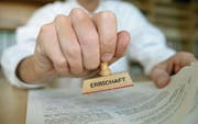 «Ein Erblasser in unserem Kanton scheint gezwungen zu sein, einen Willensvollstrecker einzusetzen», sagt Katrin Alder. (Bild: Getty Images)
