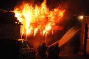 Feuersbrunst an der Rheinstrasse in Sargans: Es war das Werk eines Feuerteufels. (Bild: Kapo SG)