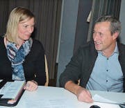 Die Aktuarin der katholischen Kirchenverwaltung, Brigitte Alpiger, und Präsident Walter Hofstetter. (Bild: Adi Lippuner)