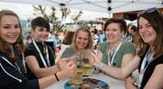 Angestossen wurde am Samstag an der Appenzeller Genuss- und Bierwanderung unzählige Male. (Bild: Vreni Peterer)