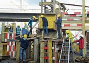 Hier auf der Kinderbaustelle sind zukünftige Bauexperten am Werk. (Bild: PD)