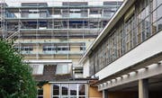 Dreizehn Maisonette-Häuschen sind auf das Dach des ehemaligen Saurer-Dreherei-Gebäudes aufgesetzt worden. (Bild: Max Eichenberger)