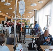 Im Spital Herisau spielte gestern der Jodlerclub Alpeblueme auf. (Bild: ker)