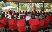 Die Young Winds bei ihrem Konzert im Europapark in Rust. (Bild: Gregor Kern)