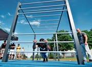 Krafttraining unter freiem Himmel: Seit einem halben Jahr ist das im Seepark möglich. (Bild: Max Eichenberger)