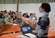 Referentin Monika Riwar sprach vor 90 Frauen über das schöne aber schwere Miteinander. (Bild: Monika Wick)