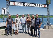 Urs Eberli (Seepolizei), Markus Baiker (Präsident Fantastical), Hannes Schwarz (ifolor), Mani Hirt und Peter Joder (Hirt & Co. Fireworks) und Hansueli Egloff (Kieswerk Müller E. & Co) am Hafen. (Bild: pd)