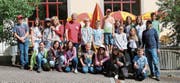 Die Schülerinnen und Schüler des Schulhauses Buchserbach. (Bild: PD)