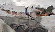 Spektakel für Teilnehmende und Publikum verspricht der morgige Waterslide-Contest am Skilift Heiden. (Bild: pd)