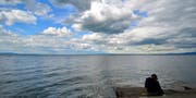 Seepanorama mit jagendem Gewölk (Bild: Max Eichenberger)