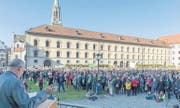 Allianz-Demonstration auf dem St. Galler Klosterplatz Anfang März: Kritik an der Churer Bistumsleitung und an möglichen Rückschritten bei der Eucharistie. (Bild: Urs Jaudas)