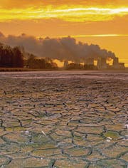 Bis zur Dekarbonisierung ist es noch ein weiter Weg: Die Vattenfall-Kohlekraftwerke in Deutschland. (Bild: epa/Patrick Pleul)