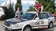 Die Brüder Martin (links) und Markus Frischknecht absolvieren täglich rund 600 Kilometer auf dem Weg von Graz nach Splitt. (Bild: Bruno Eisenhut)