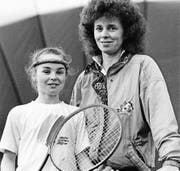 Martina Hingis mit ihrer Mutter und Trainerin Melanie Molitor. (Bild: Arno Balzarini/Keystone (Trübbach, 1991))