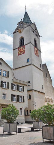 Der Turm der katholischen Kirche St. Nikolaus. (Bild: Philipp Haag)