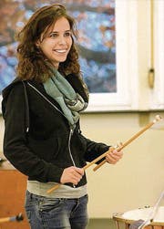 Paukistin Rahel Kern bereitet sich mit der «Eintracht» auch auf den fulminanten Abschluss «Pomp and Circumstance» vor. (Bild: cam)
