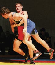 Ein mögliches Duell am Samstag: Der Wartauer Flavio Freuler (hinten) gegen Logan Chardonnens vom SC Martigny. (Bild: pd)