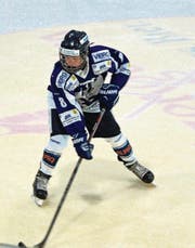 Valentin Senn, hier im Trikot der Pikes, hat jetzt internationale Erfahrung auf dem Eis vorzuweisen. (Bild: pd)