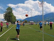 Nicht nur zum Plausch am Turnfest: Der FR Buchs holte sich bei den Frauen/Männern den Sieg in der 3. Stärkeklasse. (Bild: Miriam Küpper)