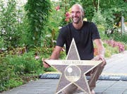 Nicola Gulli präsentiert seinen Stern. (Bild: Christian Müller)