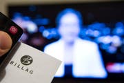 Die Rundfunkgebühren betragen 2019 365 Franken für jeden Haushalt - egal, ob er ein Empfangsgerät besitzt. (Bild: JEAN-CHRISTOPHE BOTT (KEYSTONE))