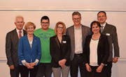 Der neue Vorstand: Philipp Limacher, Monika Lehmann, Gregor Thurnherr, neuer CVP-Präsident, Regula Hürlimann, Bruno Locher, Monika Fasola und René Lüthard (von rechts). (Bild: PD)
