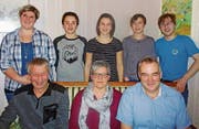 Hinten: Sandra Wettmer (abtretende Präsidentin), Andrin Meier (Präsident) Manuela Koch (Beisitz), Silvan Fässler (Kassier), Robin Sutter (Beisitz). Vorne: Thomas Fässler (abtretender Betreuer), Ursula Schefer und Thomas Schefer (Begleitung und Betreuung). Laura Fässler (Aktuarin) fehlt auf dem Foto. (Bild: PD)