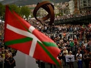 Tausende Menschen demonstrierten in Bilbao für bessere Haftbedingungen für verurteilte ETA-Mitglieder. (Bild: KEYSTONE/AP/ALVARO BARRIENTOS)
