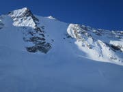 200 Meter von Lawine mitgerissen: Zwei Frauen wurden an der Nordwand der Cima di Rosso von den Schneemassen überrascht. (Bild: Rega)