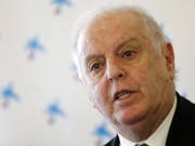 Daniel Barenboim gibt im April 2018 seine Echo-Auszeichung zurück, dies aus Protest gegen die Auszeichnung der umstrittenen Rapper Kollegah und Farid Bang. (Bild: Keystone/EPA EFE/J.J. GUILLEN)